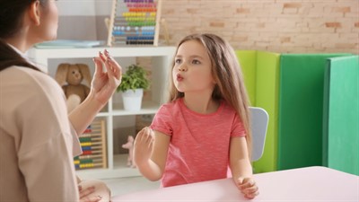 Как быстро научить ребенка говорить букву р - выговариваем звук дома, легкие занятия и видео упражнения