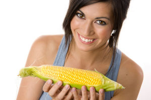 Девушка с кукурузой