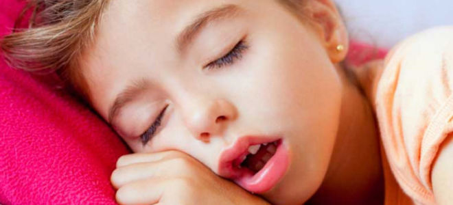Почему ребенок храпит во сне: основные причины и лечение