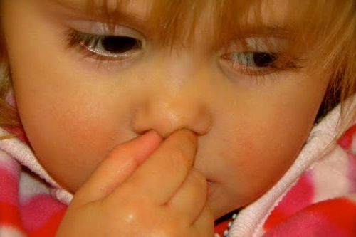 У ребенка заложен нос без соплей