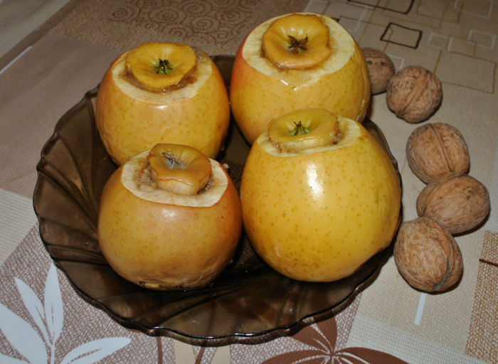 Польза печеных яблок при грудном вскармливании и правила употребления продукта. Рецепты приготовления