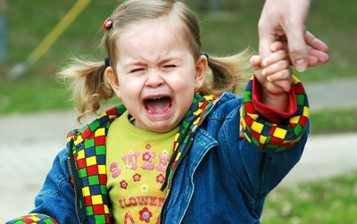 Почему ребенок не хочет ходить в детский садик? Что делать, если постоянно плачет и не желает идти?