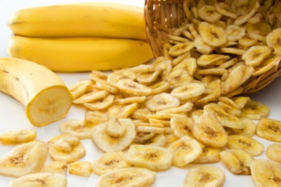 Можно ли при грудном вскармливании есть сушеные бананы? Когда этот продукт запрещен и в чем его опасность?