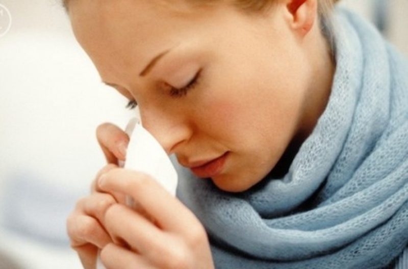 Как снять отек слизистой носа во время насморка?