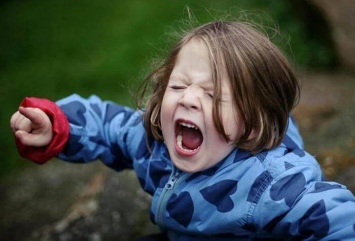 Ребенок не слушается в 4 года - почему это происходит? Советы по укрощению маленького торнадо