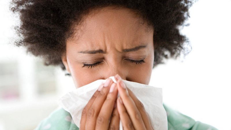Чем лечить сильный насморк и заложенность носа?