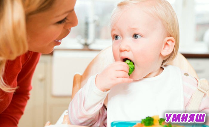Как научить ребенка самостоятельно кушать ложкой