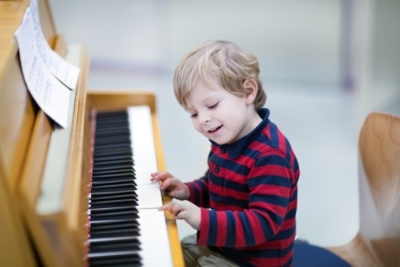 Как поступить и сколько лет дети учатся в музыкальной школе?